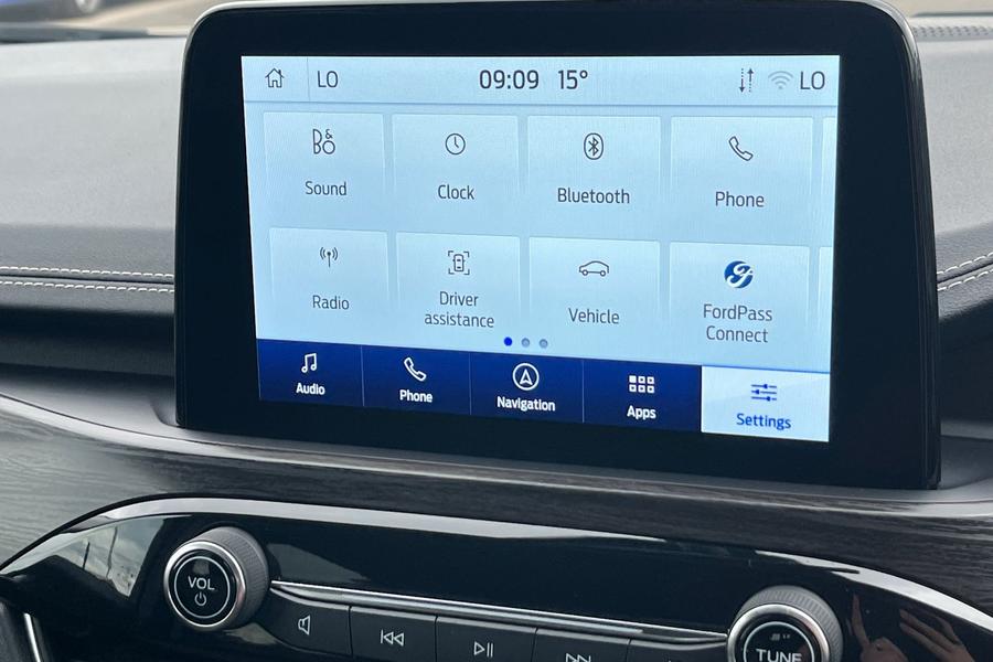 Ford Kuga Photo autoimg-b49b2a8841862c3e9998f61330e531715817f769.jpg
