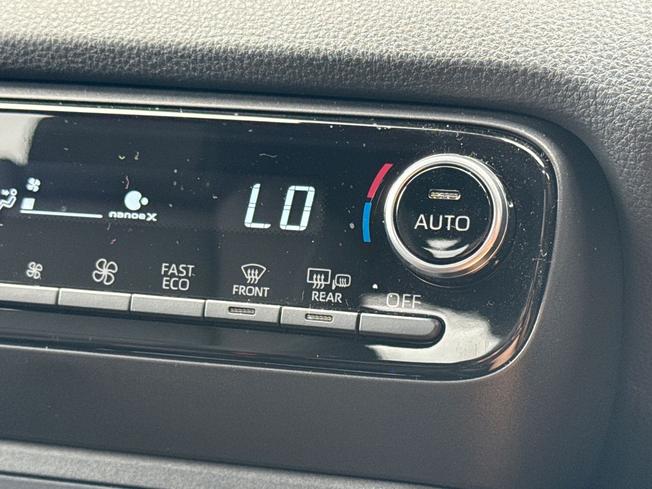 TOYOTA Yaris Photo 47