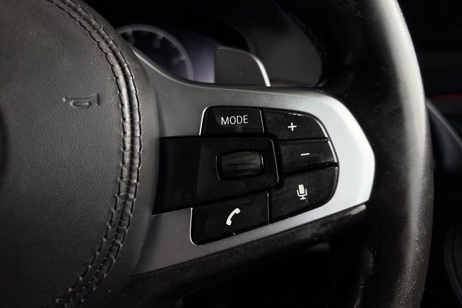 BMW 5 SERIES Photo 23