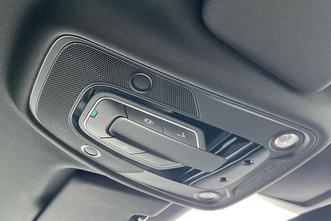AUDI Rsq8 Photo 36