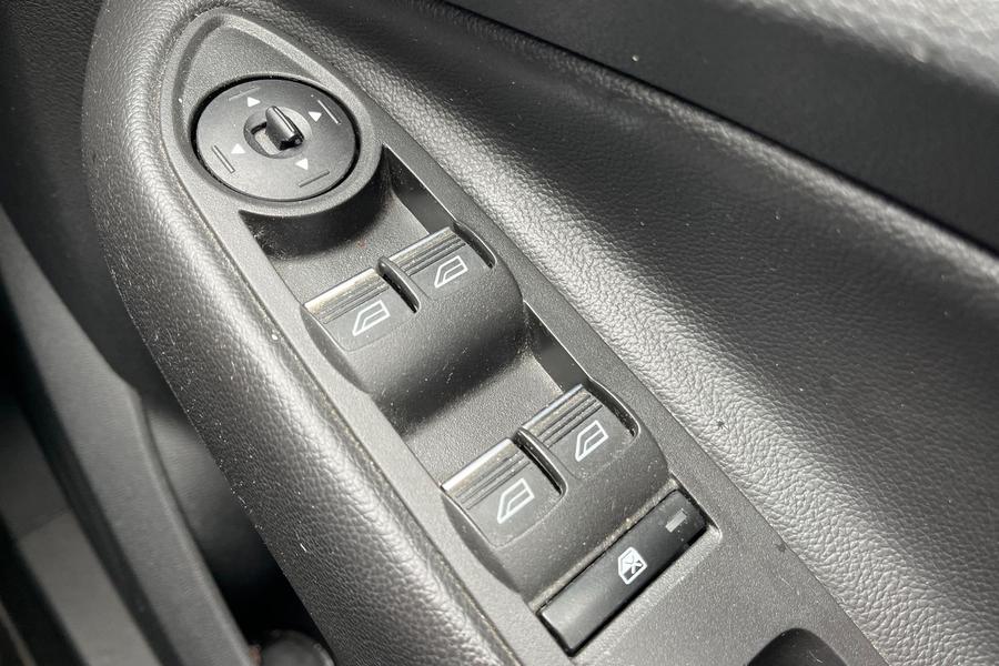 Ford KUGA Photo autoimg-b4a026a3b016b9fb335d018e33425fb8d608a50c.jpg