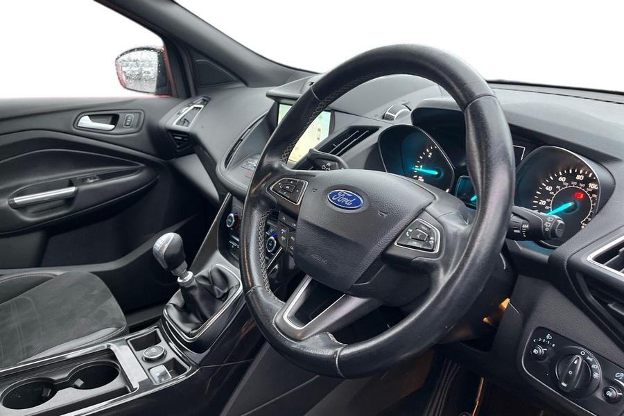 Ford KUGA Photo autoimg-b4a52e9b1ccd67015497c8fc7a0678aa38b2ce79.jpg