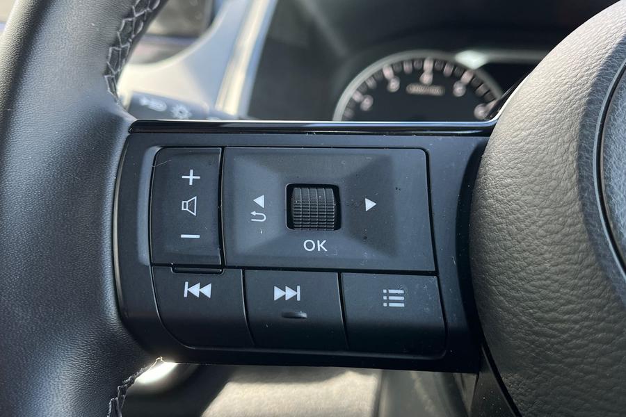 Nissan Qashqai Photo autoimg-b4a69c040848dc5a433d9b3ffdc6f3cd470c488a.jpg