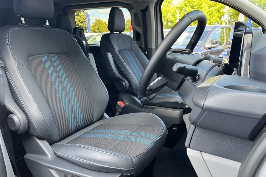 Ford TRANSIT CUSTOM Photo autoimg-b4a75dff71028b86f3c027d0d96ab17050e8d9fc.jpg