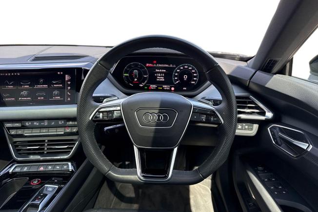 Audi e-tron GT Photo 10