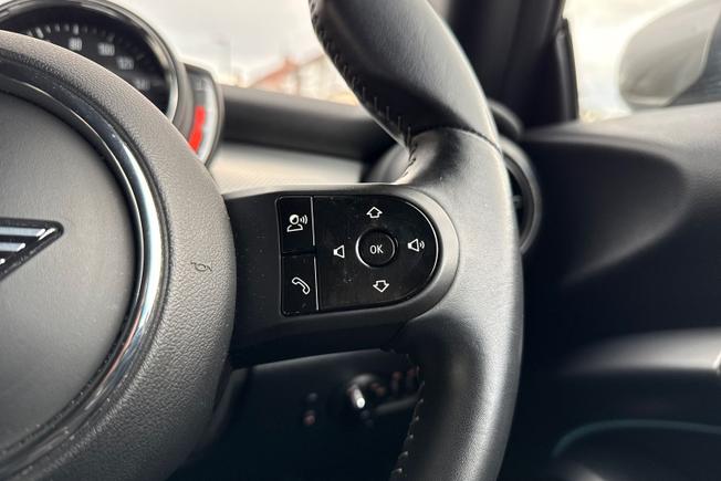 MINI Hatch Photo 17