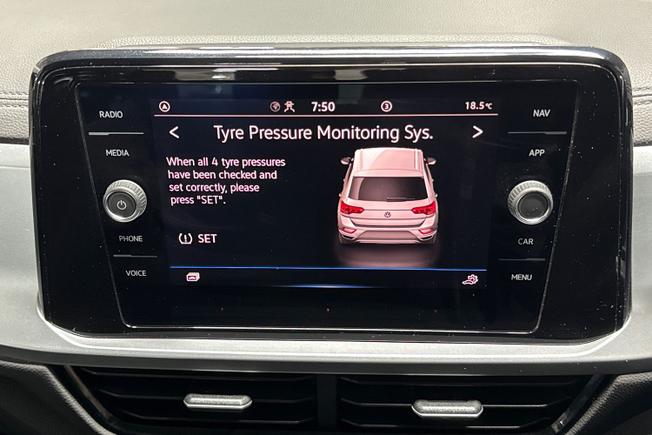 VOLKSWAGEN T-Roc Photo 21