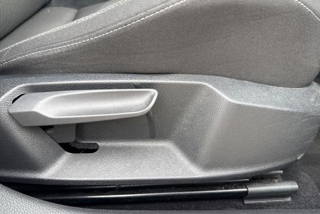 VOLKSWAGEN Golf Photo 38
