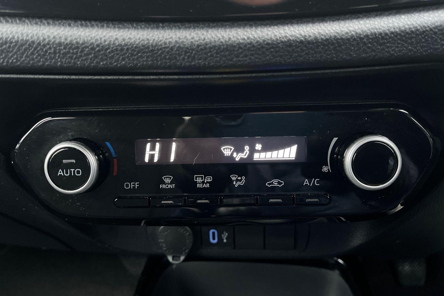 Toyota AYGO X Photo 24