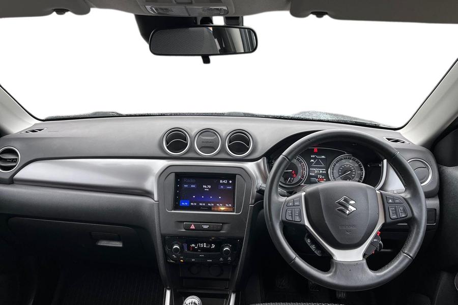 Suzuki Vitara Photo autoimg-b4cba413f59b1f23eef924e2dd8fb7ee0af65530.jpg