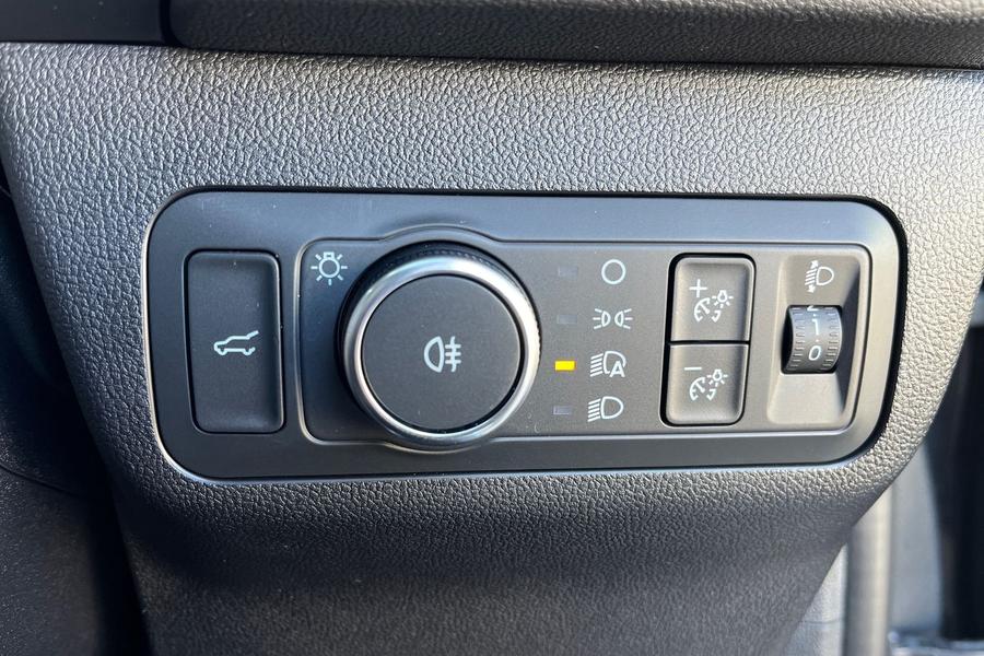 Ford Kuga Photo autoimg-b4cc9736e42c60a226a37b9fa098bec806962ec4.jpg