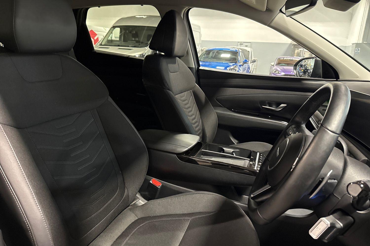Hyundai TUCSON Photo 16