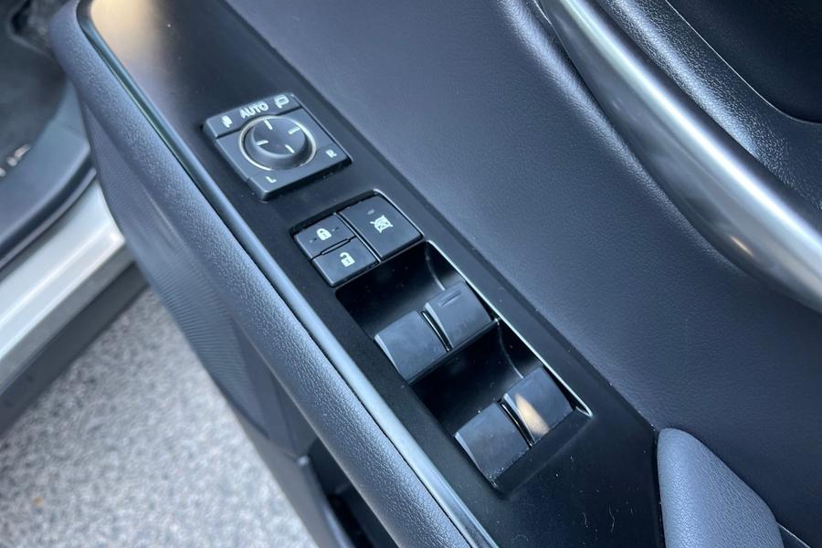 Lexus UX Photo autoimg-b4d1b280a3bd9bcd8929d78fc9c6c5e4aac0f305.jpg