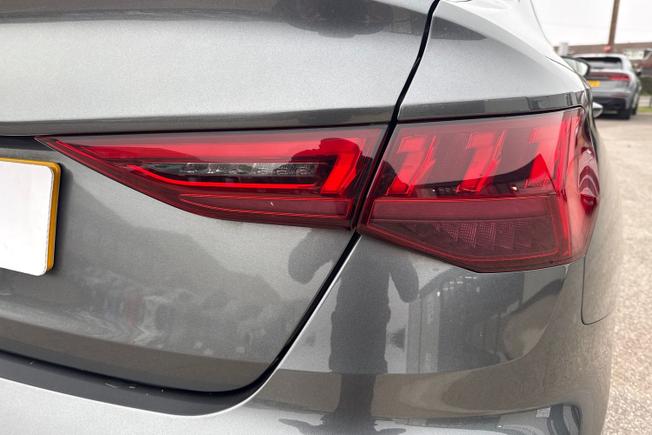 AUDI S3 Photo 18
