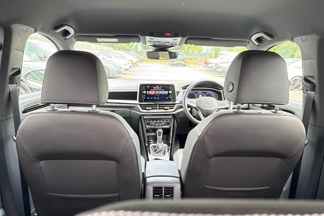 VOLKSWAGEN T-Roc Photo 32