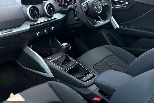 AUDI Q2 Photo 25
