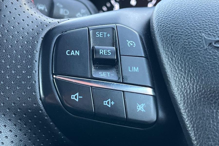 Ford FOCUS Photo autoimg-b4da541869255968bb5034b3dc5a9406dbaece65.jpg