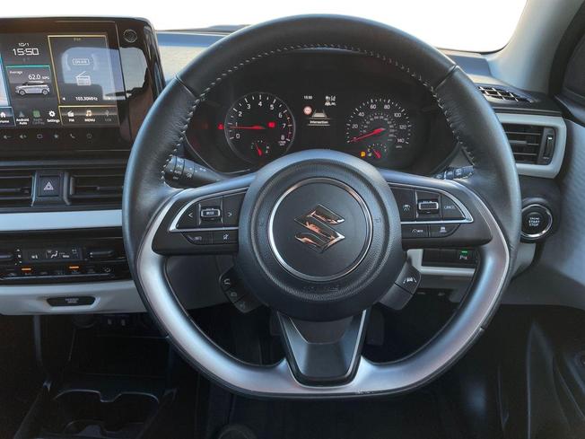 SUZUKI Swift Photo 11