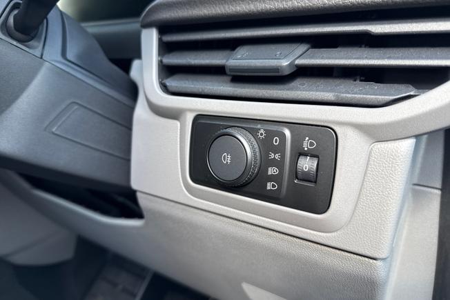 VOLKSWAGEN Transporter Photo 39
