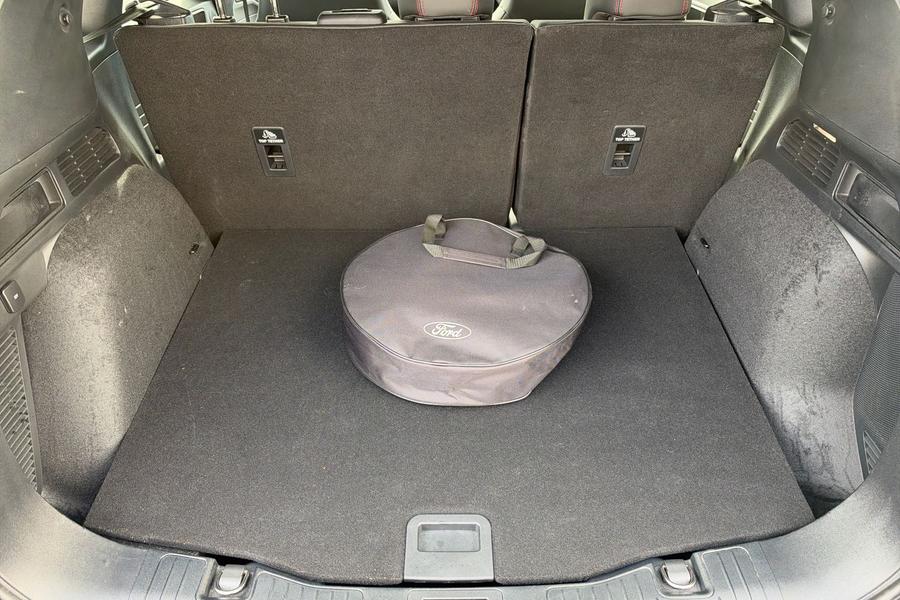 Ford KUGA Photo autoimg-b4e34d5bb7f385ee3b084e7c13fc6cccb0465225.jpg
