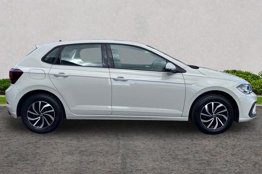 Volkswagen Polo Photo autoimg-b4e6c7e592461e04cd40a7fb8b66bab810cc115c.jpg
