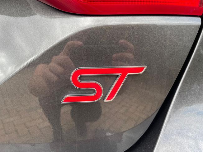 FORD Fiesta Photo 31