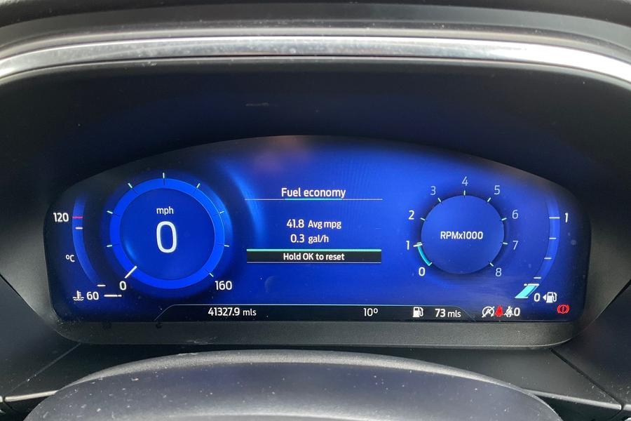 Ford FOCUS Photo autoimg-b4f38b421bd4fee02d3581f13012573935d4c3e3.jpg