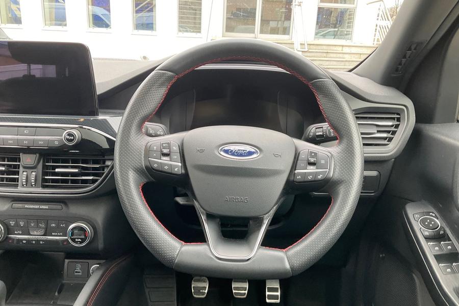Ford KUGA Photo autoimg-b4f57228749b27f1d1e4d91ef00ff6d5ac346c8b.jpg