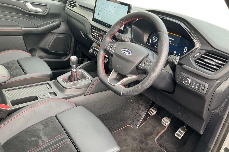 Ford Kuga Photo autoimg-b4f66a9abd5272bb557bf72b5c8283af97a7d462.jpg