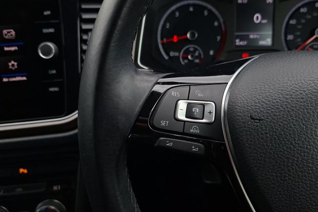 VOLKSWAGEN T-Roc Photo 16