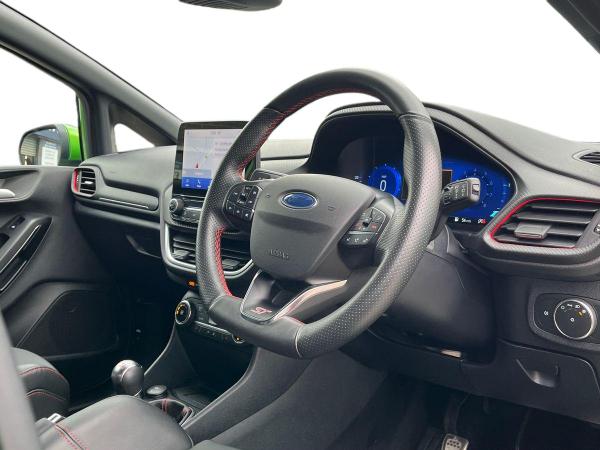 Ford Fiesta Photo autoimg-b4fa8bb92013673f5030b314951e305be4e7ca3e.jpg
