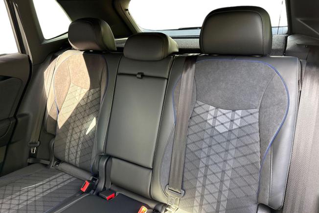 VOLKSWAGEN Tiguan Photo 9