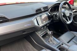 AUDI Q3 Photo 2