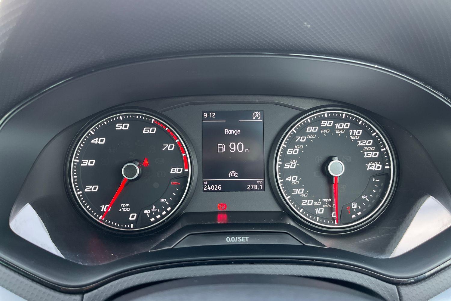 SEAT ARONA Photo 12