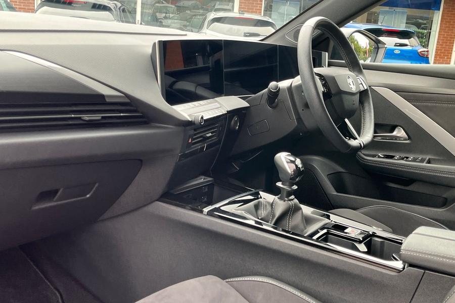 Vauxhall ASTRA Photo autoimg-b50d30e378b967db16bd5842ba18c078bbf0a553.jpg
