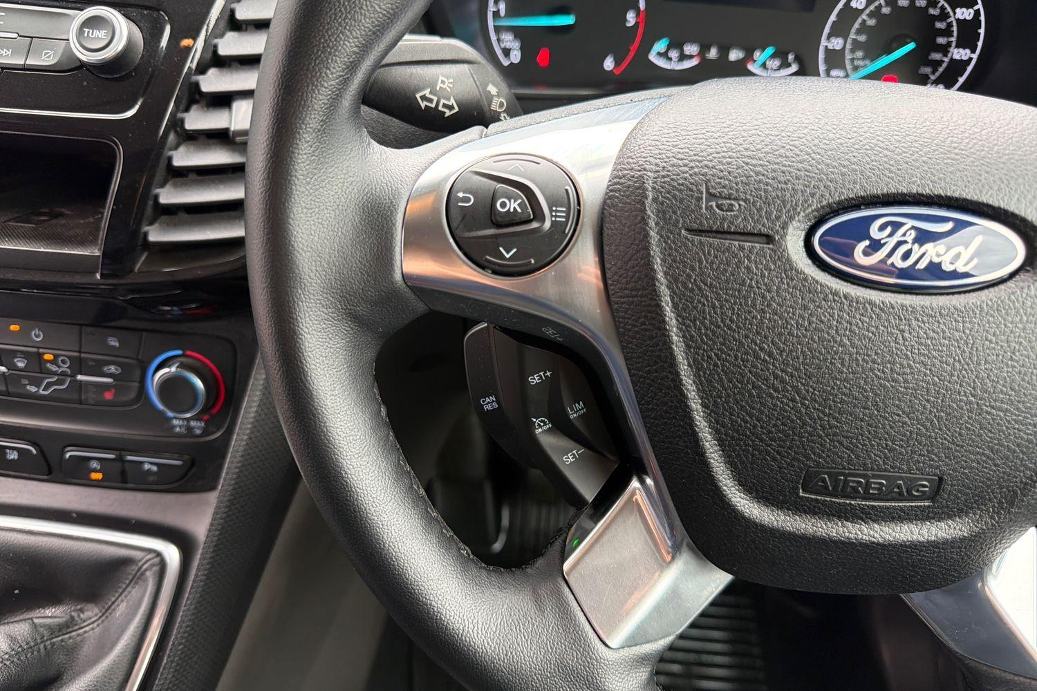 Ford TRANSIT CONNECT Photo 36