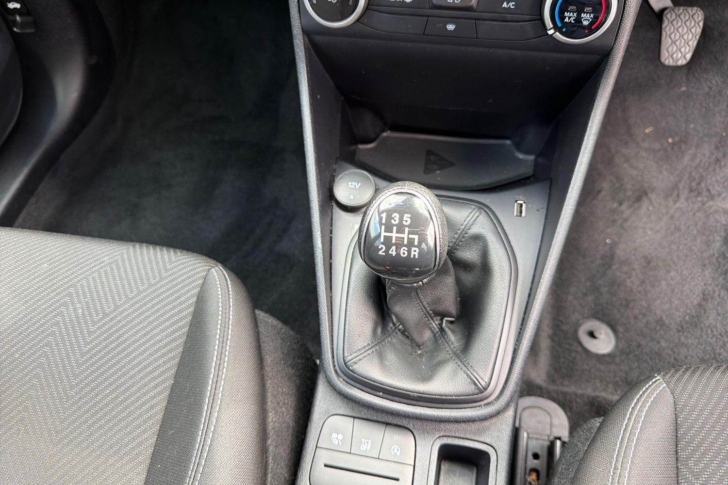 Ford FIESTA Photo 31