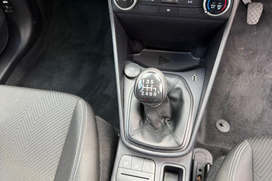 Ford FIESTA Photo autoimg-b51068e7d345faf1157a29203f9889e369eca954.jpg