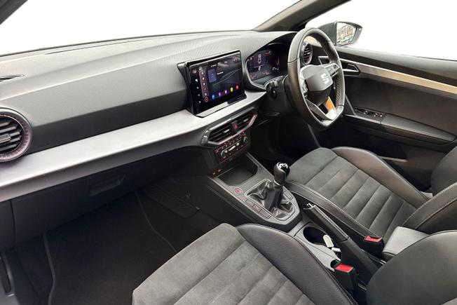 SEAT Ibiza Photo 2
