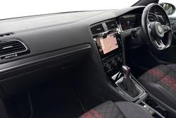 Volkswagen Golf Photo 2