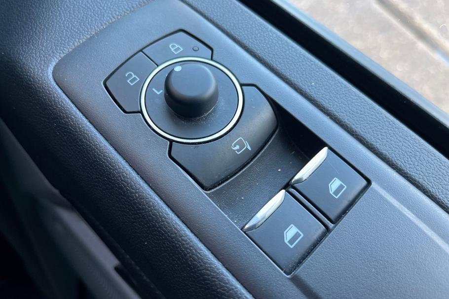 Used Ford TRANSIT CUSTOM WN75ATZ 28