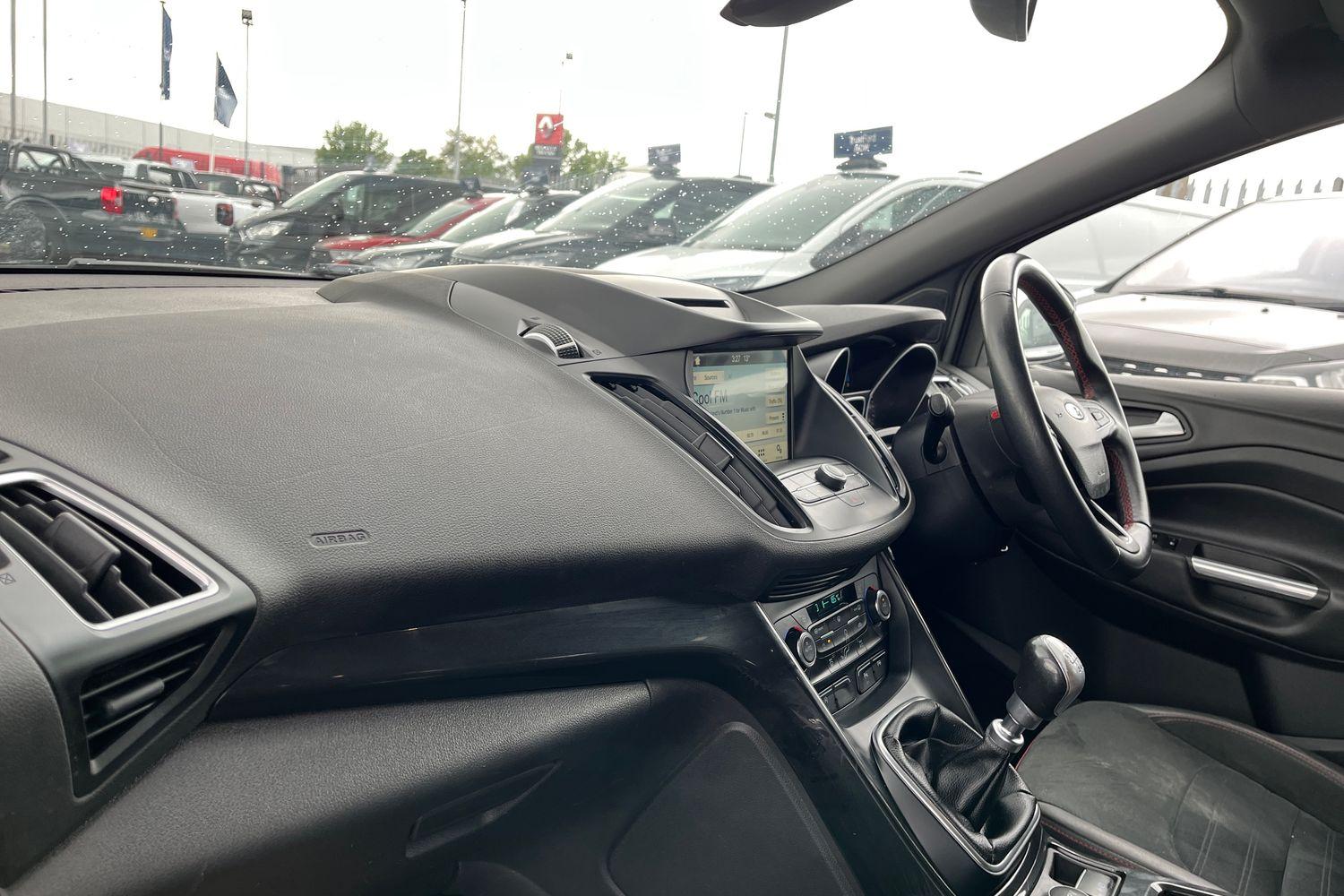 Ford KUGA Photo 17