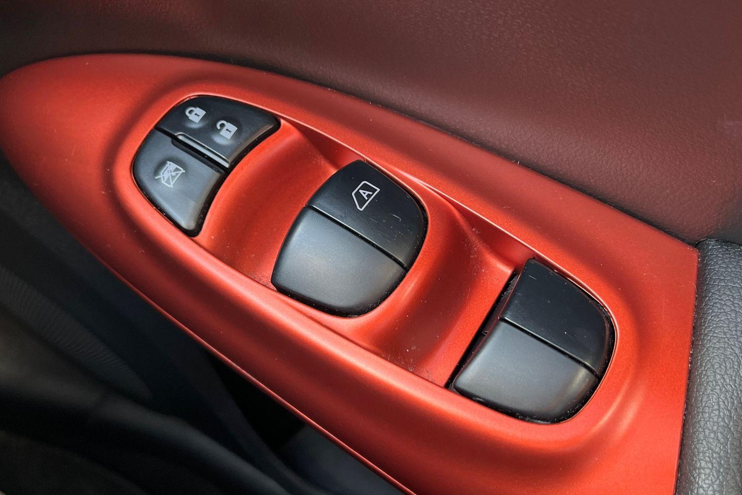 Nissan JUKE Photo 15