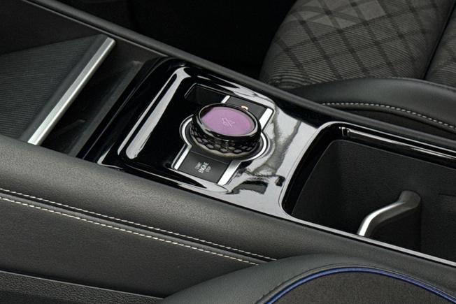 VOLKSWAGEN Tiguan Photo 43