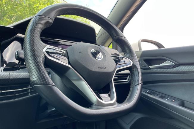 VOLKSWAGEN Golf Photo 27
