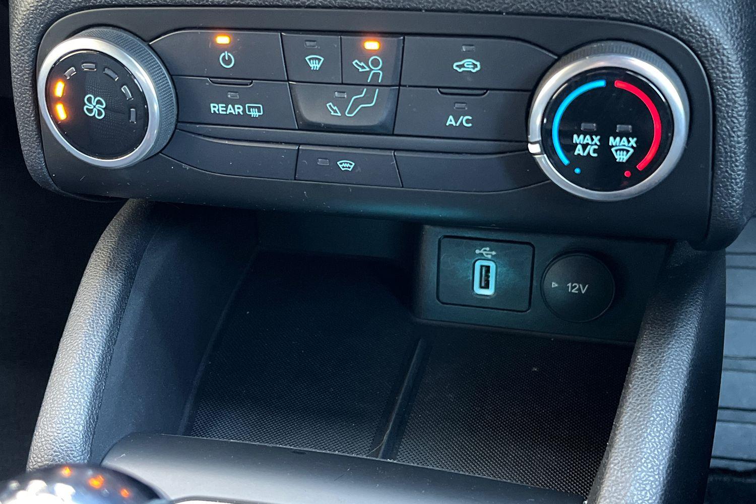 Ford FOCUS Photo 28