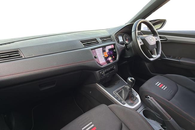 SEAT Arona Photo 2