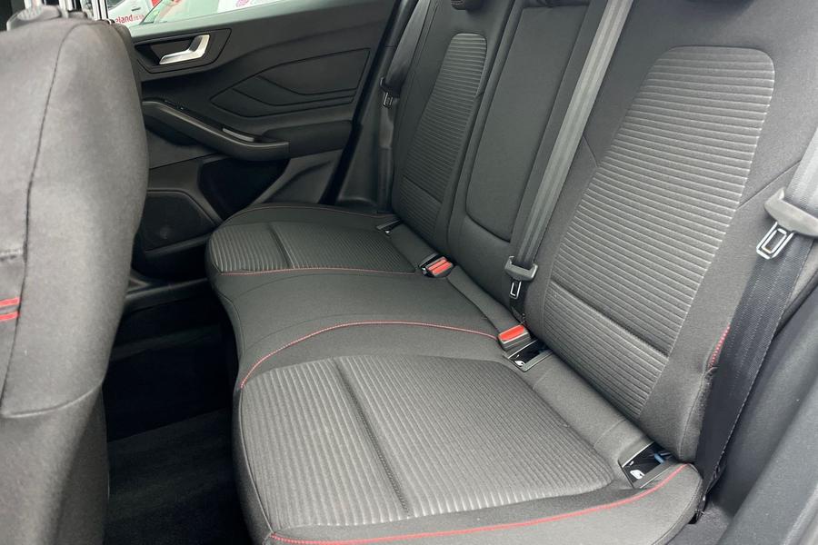 Ford Focus Photo autoimg-b525d3849562be188b84b266df0496237bc6ac7e.jpg