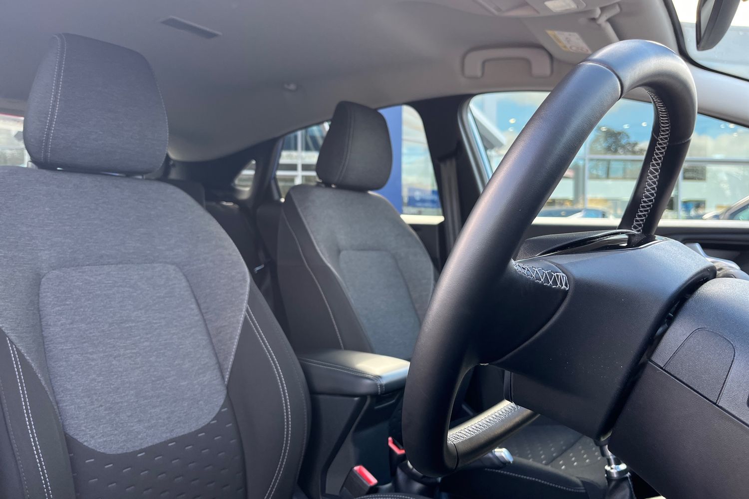 Ford PUMA Photo 16
