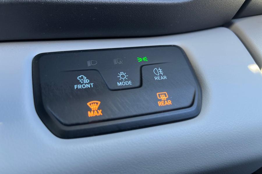 Ford Explorer Photo autoimg-b5290a0b74ecbff5eb685a68d0db87a60274fb13.jpg